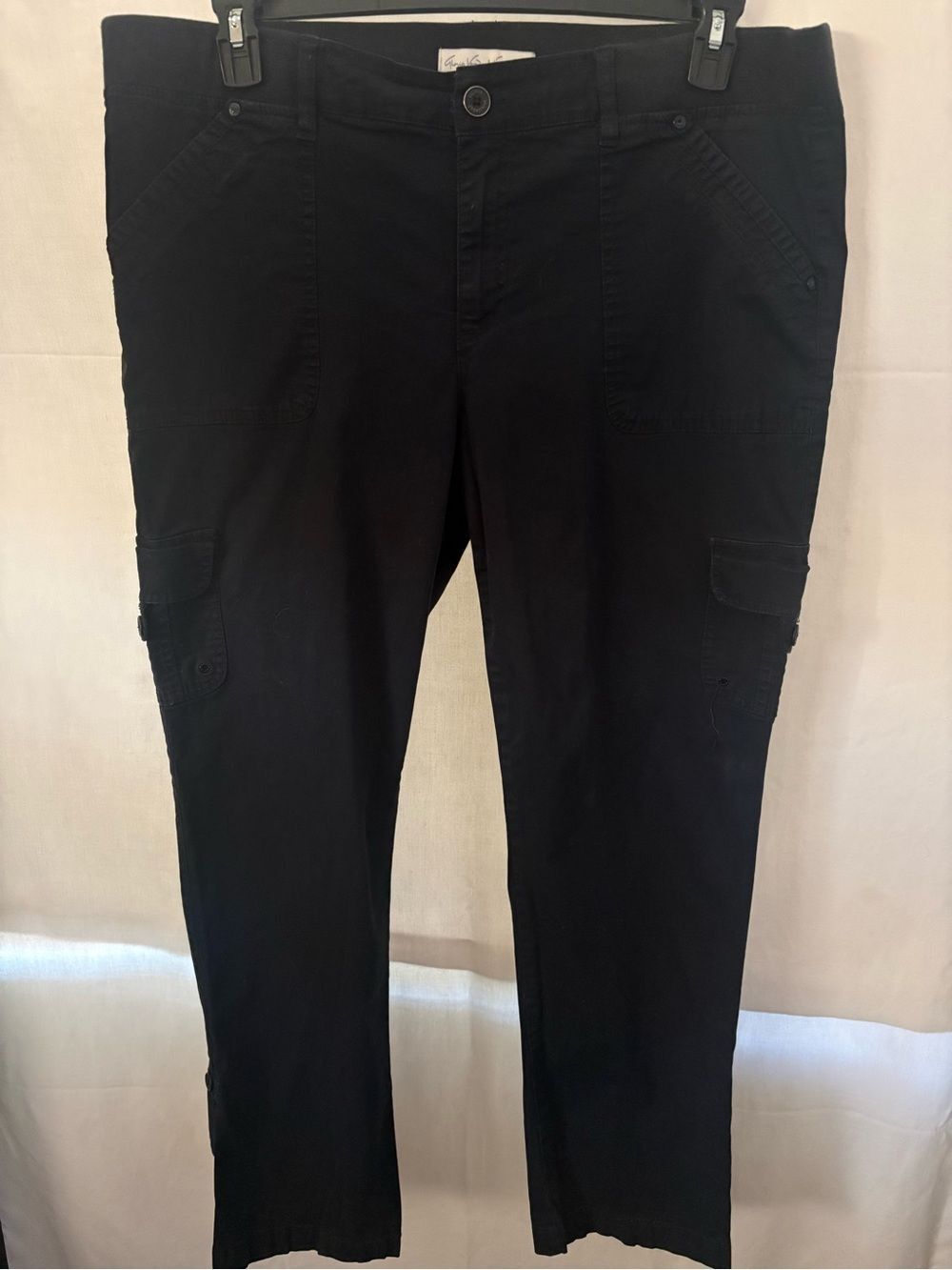 Gloria Vanderbilt Black Straight-Leg Cargo Pants